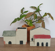 Load image into Gallery viewer, Sovana House Flowerpot