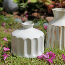 Load image into Gallery viewer, The Leaferie vases. ceramic pot