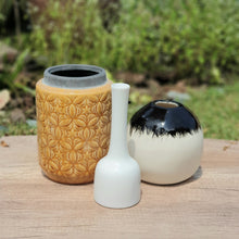 Load image into Gallery viewer, The Leaferie vases. ceramic pot