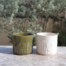 Load image into Gallery viewer, Poppy Flowerpot