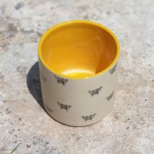 Load image into Gallery viewer, The Leaferie Bumblebee plant pot . top view . ceramic bee planter