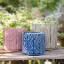 Load image into Gallery viewer, The Leaferie Réunion flowerpot. ceramic material . 3 colours and designs