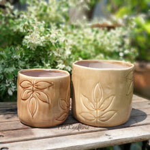 Load image into Gallery viewer, The Leaferie Ararat fceramic flowerpot. front view