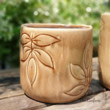 Load image into Gallery viewer, The Leaferie Ararat fceramic flowerpot. front view. Mini size . close up
