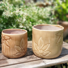 Load image into Gallery viewer, The Leaferie Ararat fceramic flowerpot. front view