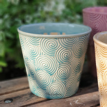 Load image into Gallery viewer, The Leaferie Sion planter . 3 colours and 2 sizes. ceramic material