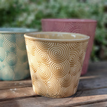 Load image into Gallery viewer, The Leaferie Sion planter . 3 colours and 2 sizes. ceramic material
