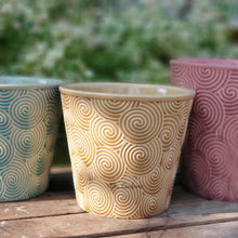 Load image into Gallery viewer, The Leaferie Sion planter . 3 colours and 2 sizes. ceramic material