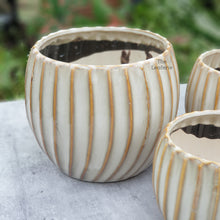 Load image into Gallery viewer, Verona Flowerpot
