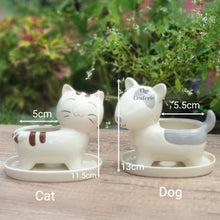 Load image into Gallery viewer, The Leaferie Simba Cat and dog Planter with tray. ceramic material