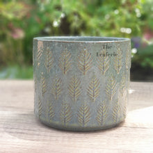 Load image into Gallery viewer, The Leaferie Nahanni Flowerpot. ceramic material