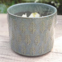 Load image into Gallery viewer, The Leaferie Nahanni Flowerpot. ceramic material
