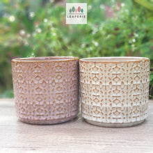 Load image into Gallery viewer, The Leaferie Trento flowerpot. 2 colour brown pot