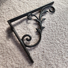 Load image into Gallery viewer, The Leaferie Cast Iron hanging hook 1 . front view