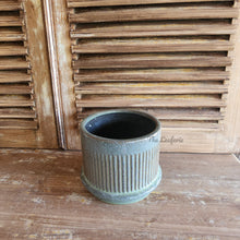 Load image into Gallery viewer, The Leaferie Savoy Flowerpot. 3 colours