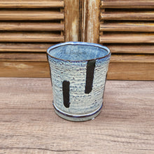 Load image into Gallery viewer, The Leaferie Chienti plant pot . ceramic planter. front view