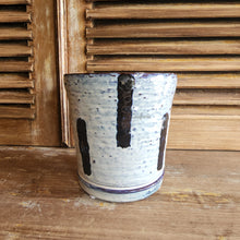 Load image into Gallery viewer, The Leaferie Chienti plant pot . ceramic planter. front view
