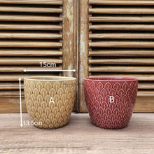 Load image into Gallery viewer, The Leaferie Nevola red flowerpot. ceramic material