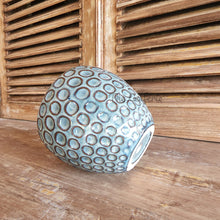 Load image into Gallery viewer, The Leaferie Eisen blueish ceramic pot. side view
