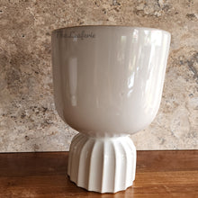 Load image into Gallery viewer, The Leaferie Taquari white ceramic pot. 2 sizes