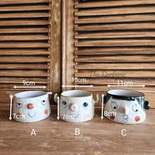 Load image into Gallery viewer, Vienne Hand-painted Matcha Bowl Chawan