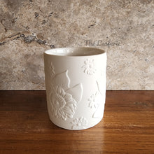 Load image into Gallery viewer, The Leaferie Monet green flowerpot.