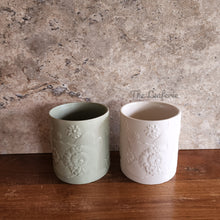 Load image into Gallery viewer, The Leaferie Monet green flowerpot.