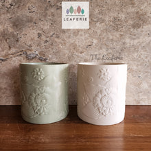 Load image into Gallery viewer, The Leaferie Monet green flowerpot.