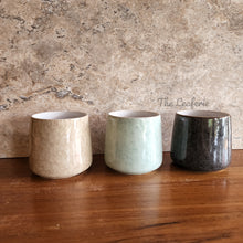 Load image into Gallery viewer, The Leaferie Loire flowerpot. 3 colours ceramic pot.