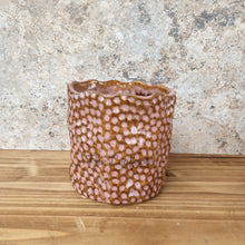 Load image into Gallery viewer, The Leaferie Zacharie flowerpot. ceramic red and white pot
