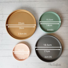 Load image into Gallery viewer, The Leaferie Matte round trays . 8 colours. ceramic and 4 sizes