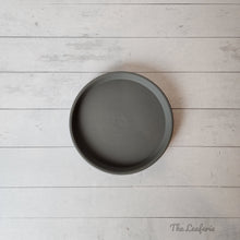 Load image into Gallery viewer, The Leaferie Matte round trays . 8 colours. ceramic and 4 sizes grey colour