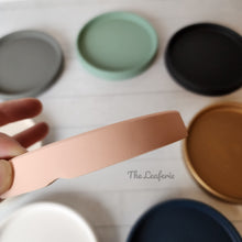 Load image into Gallery viewer, The Leaferie Matte round trays . 8 colours. ceramic and 4 sizes