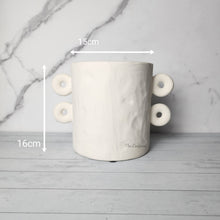 Load image into Gallery viewer, The Leaferie Enora white planter. planter with 4 handles. front view and size