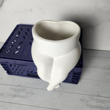 Load image into Gallery viewer, The Leaferie Albertine ceramic flowerpot Top view