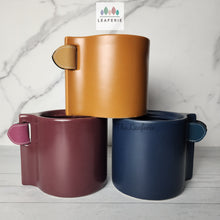 Load image into Gallery viewer, The Leaferie Sacha pot. 3 clours. ceramic and leather material