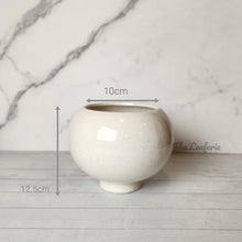 Load image into Gallery viewer, The Leaferie Odette white round ceramic pot.