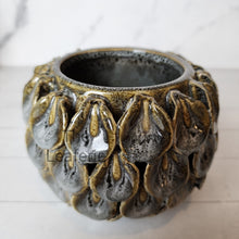Load image into Gallery viewer, The Leaferie Solonge ceramic flowerpot
