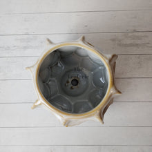 Load image into Gallery viewer, The Leaferie Octava Flowerpot. ceramic material