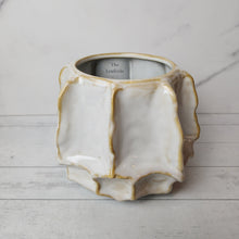 Load image into Gallery viewer, The Leaferie Octava Flowerpot. ceramic material