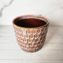 Load image into Gallery viewer, The Leaferie Maxence flowerpot. 2 colours . green and red ceramic pot