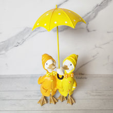 Load image into Gallery viewer, The Leaferie Damien the duck garden decoration.Yellow ducks with umbrella. 2 designs front view design A