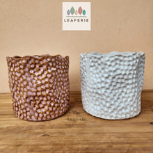 Load image into Gallery viewer, The Leaferie Zacharie flowerpot. ceramic red and white pot