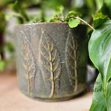 Load image into Gallery viewer, The Leaferie Riona leaf green ceramic flowerpot