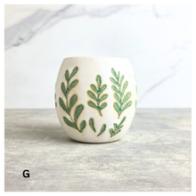 Load image into Gallery viewer, Petit Flowerpot (Series 21)
