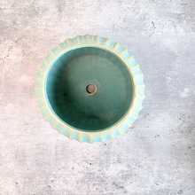 Load image into Gallery viewer, Alexandra Flowerpot
