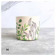Load image into Gallery viewer, Petit Flowerpot (Series 21)
