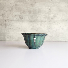 Load image into Gallery viewer, The Leaferie Petit bonsai series 27 . Total 8 colours ceramic tray. photo of colour f
