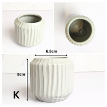 Load image into Gallery viewer, Petit Flowerpots (Series 10)
