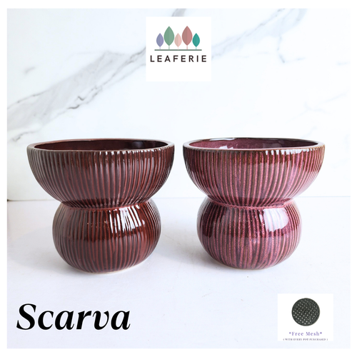 Scarva ceramic planters with ribbed design on a white background, featuring the Leaferie brand.